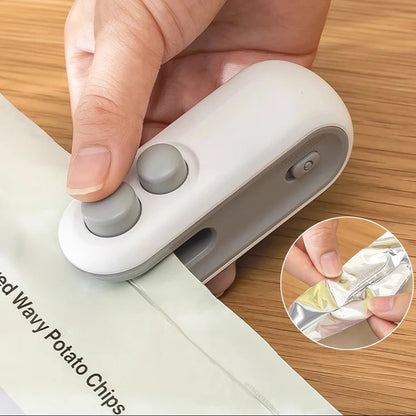 Mini Heat Bag Sealing Machine Package Sealer Bags Plastic Food Sealer Clip Bag Handheld Sealer Food Packaging Heat Sealer